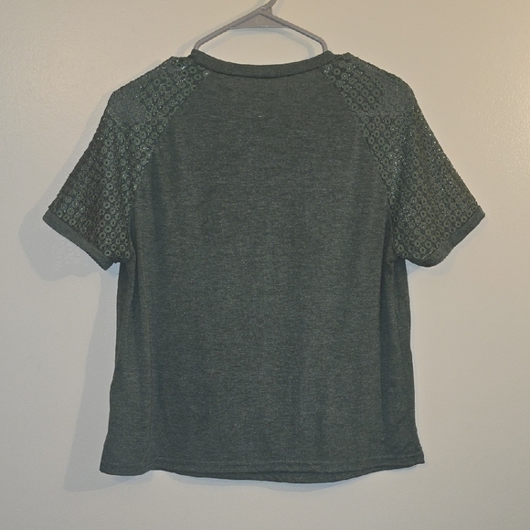 SHEIN Dark Green Eyelet Sleeve Tee LOT N - Picture 3 of 4